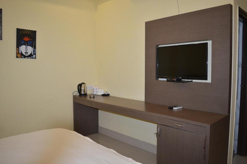 Hotel Sravasti Residency Katra  Exteriör bild